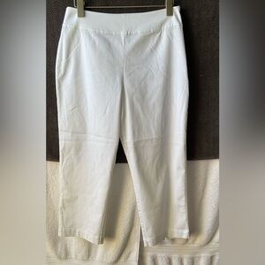 Chico's Classic White Capris
